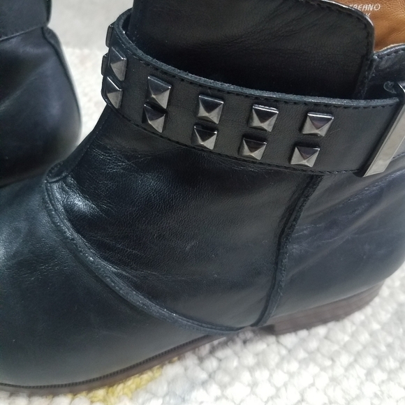 Earthies Treano Studded Moto Ankle Bootie - Picture 7 of 15